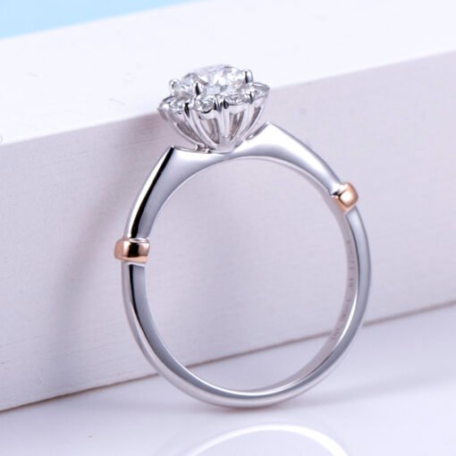 Claw Setting 18K White Gold  Women 0.55ct  Round Cut Lab grown Diamond Ring - 图片 5