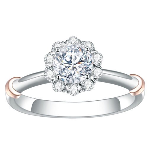 Claw Setting 18K White Gold  Women 0.55ct  Round Cut Lab grown Diamond Ring