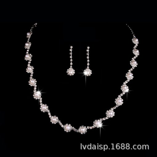 Cross-border jewelry suit new hot simple claw chain rhinestone quartz inlaid pearl bridal necklace three-piece earrings set - 图片 2