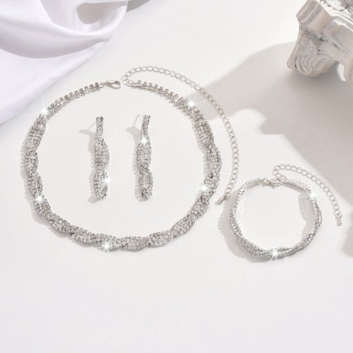 Cross-border hot selling claw chain rhinestone necklace and earrings suite four-piece woven necklace clavicle chain dinner accessories for women - Image 3