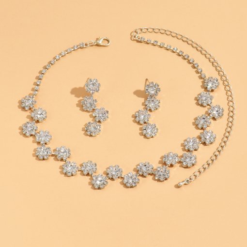 Cross-border hot European and American wedding bridal party women's fashion flower rhinestone-embedded silver necklace earrings 2-piece set - 图片 4