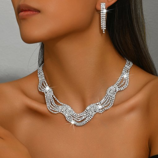 European and American decorative necklace women's clavicle chain fashion all-match crystal necklace and earrings suite bridal ball dinner accessories