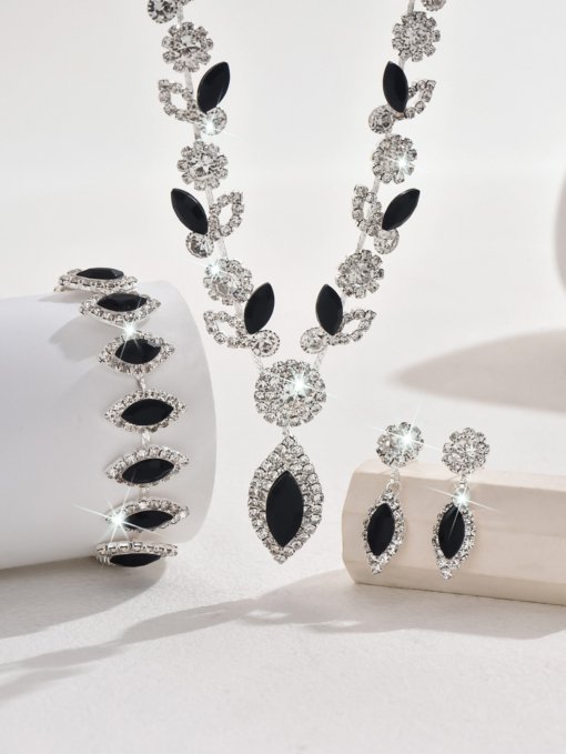 Cross-border supply exquisite claw chain rhinestone crystal earrings and necklace set mild luxury retro leaves flower temperament clavicle - Image 6