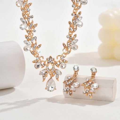 In stock wholesale wedding dress with bride ornament clavicle necklace two-piece earrings set women's alloy jewelry set - Image 3