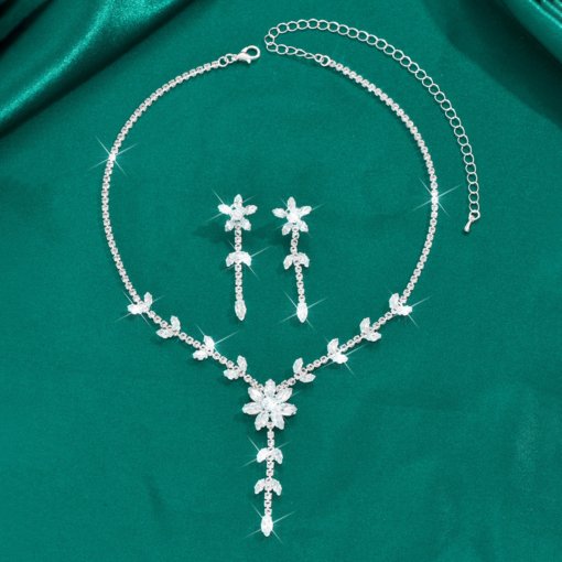 European and American sexy dinner dress simple all-match clavicle chain necklace zircon rhinestone flower necklace and earrings suite - Image 3