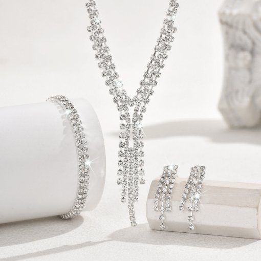 Affordable luxury fashion temperament clavicle chain autumn and winter accessories women's shiny diamond tassel necklace earring bracelet three-piece set European and American - Image 3