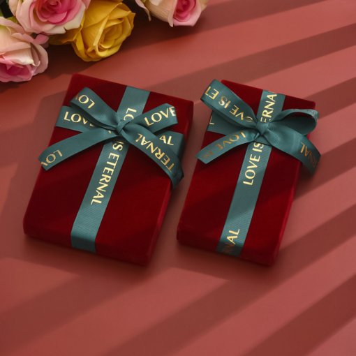 Lover gift box flannel gift box bow gift box tiandigai gift box creative gift Red Box