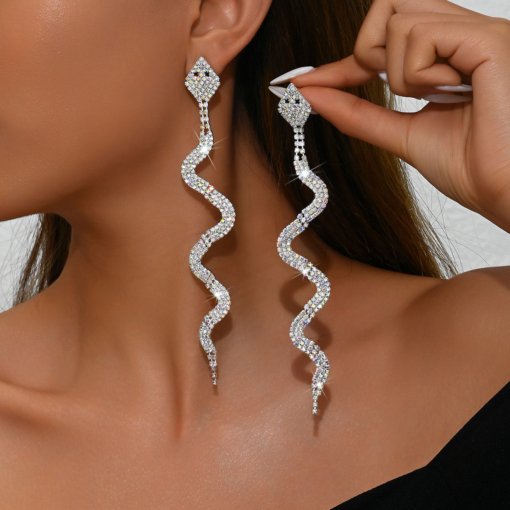 2025 fashion European and American style tide cross-border full diamond snake earrings elegant high sense unique design Internet celebrity wholesale earrings - 图片 2