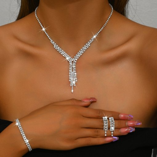 Affordable luxury fashion temperament clavicle chain autumn and winter accessories women's shiny diamond tassel necklace earring bracelet three-piece set European and American - Image 7