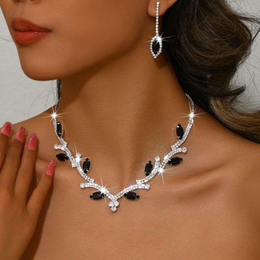 Diamond Leaf tassel necklace European and American entry Lux Palace style clavicle chain New retro high sense ornament suit women - Image 8