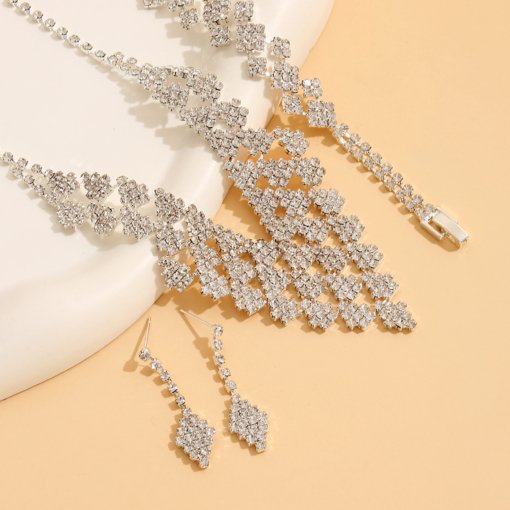 European and American rhombus V-shaped big brand shiny rhinestone quartz women's jewelry necklace earrings stud bridal jewelry suit - 图片 4