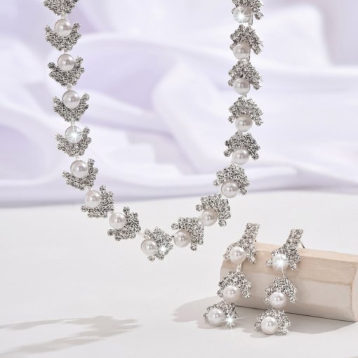 Cross-border hot European and American rhinestone Pearl bridal necklace bracelet three-piece jewelry fashion and fully-jewelled earrings exaggerated - 图片 3