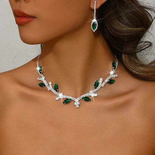 Diamond Leaf tassel necklace European and American entry Lux Palace style clavicle chain New retro high sense ornament suit women - Image 9