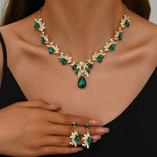 In stock wholesale wedding dress with bride ornament clavicle necklace two-piece earrings set women's alloy jewelry set