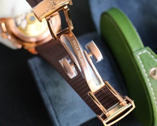 Patek Philippe AQUANAUT series 5968A-001 - Image 8