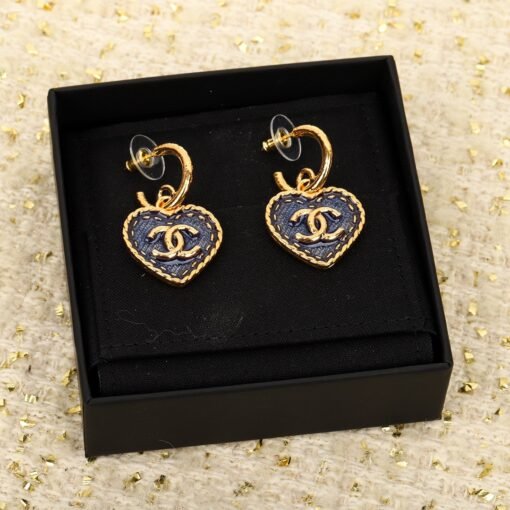 hanel 24P denim love earrings] The latest 2Newspring and summer style super popular denim love series is the old rules to buy first, first have to close your eyes and be too love, super out of stock! Huge is hard to buy! I really don’t buy it, I’m sorry for falling in love! Denim Smurf hit my heart this season really won the denim enamel retro and playful! The dreamy blue color is paired with sweet love, and the personality of the outer stitching design is the finishing touch. The whole series is sweet but not greasy. The super touching love elements are classic and have extremely high playability. Every time Enough to make me overjoyed - Image 3