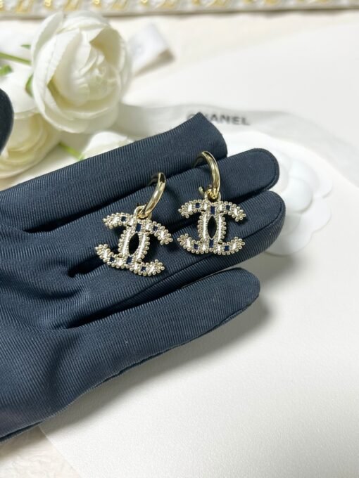 Chanel new style enamel vertical strip blue and white oil dropping pendant earrings - Image 4