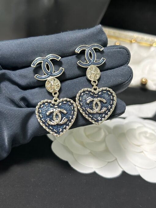Chanel new love denim pendant earrings - Image 3
