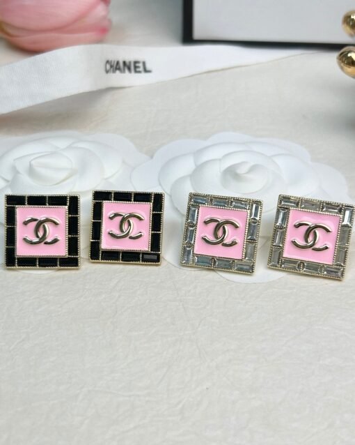 Little fragrance Pink enamel Square Diamond earrings
Two colors: black diamond, white diamond - Image 7