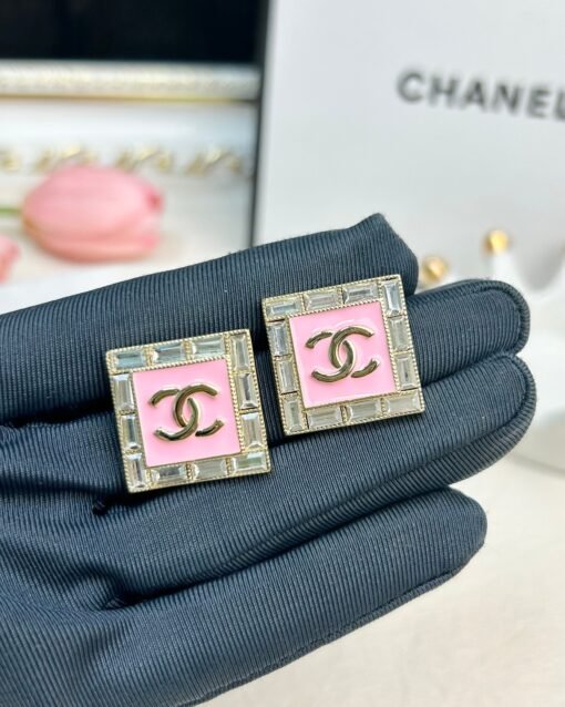 Little fragrance Pink enamel Square Diamond earrings
Two colors: black diamond, white diamond - Image 5