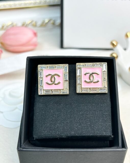 Little fragrance Pink enamel Square Diamond earrings
Two colors: black diamond, white diamond - Image 2