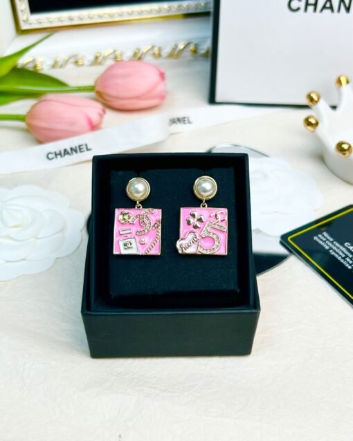 Chanel new style pink enamel square multi-element perfume bottle four-leaf clover love earrings - Image 2