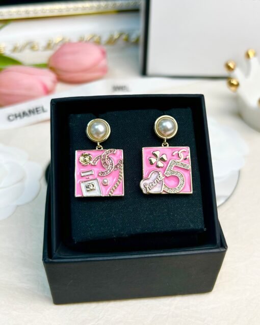 Chanel new style pink enamel square multi-element perfume bottle four-leaf clover love earrings