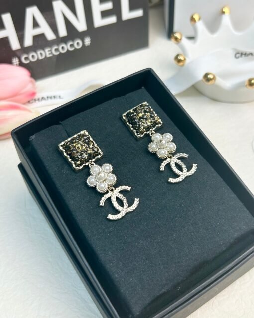 Chanel new square amber flower double c mid-length earrings - Image 2