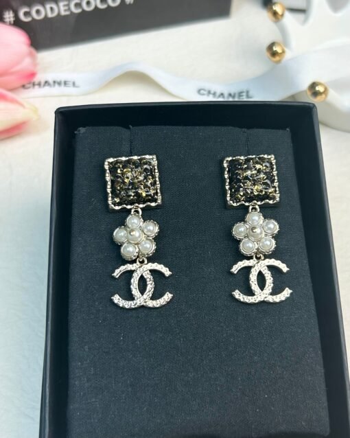 Chanel new square amber flower double c mid-length earrings