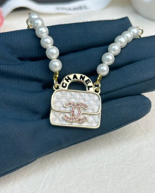 CHANEL Small Flavor Enamel Plaid White Bag Pearl Symmetric New Necklace - Image 6