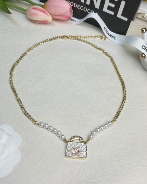 CHANEL Small Flavor Enamel Plaid White Bag Pearl Symmetric New Necklace
