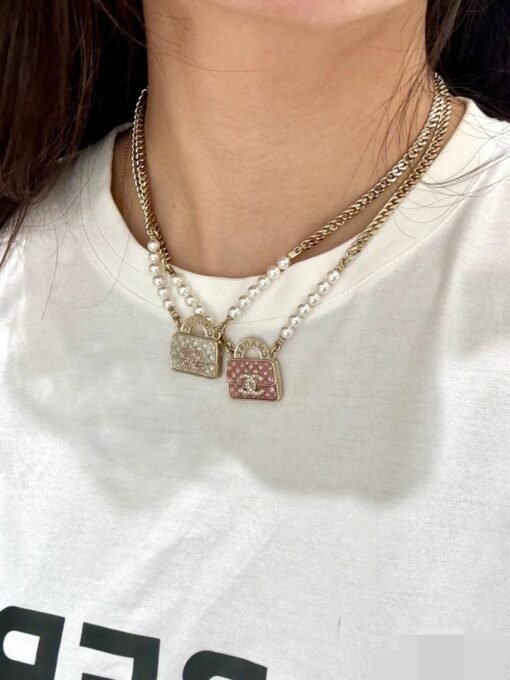 Chanel new style white diamond-shaped bag with pink diamond double C pearl necklace - Image 4