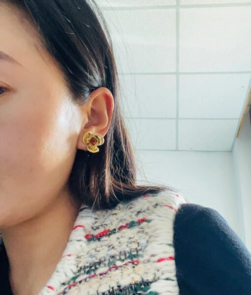 Chanel new style amber square diamond camellia earrings - Image 5