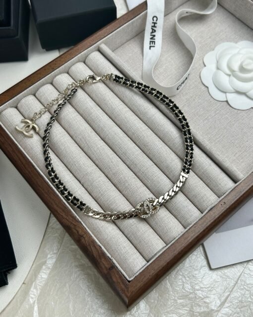 Chanel new style black leather-wearing chain (double C movable) necklace