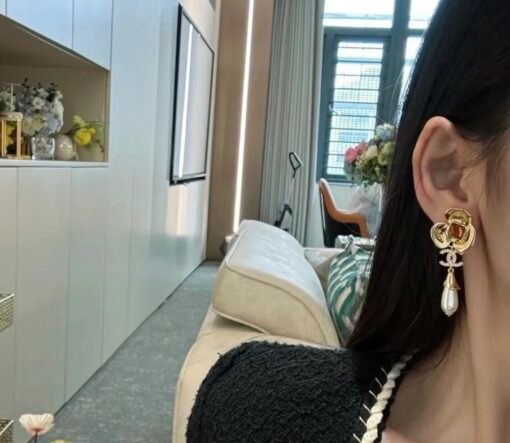 Chanel new style, red zircon inlay, camellia, water drop earrings - Image 4