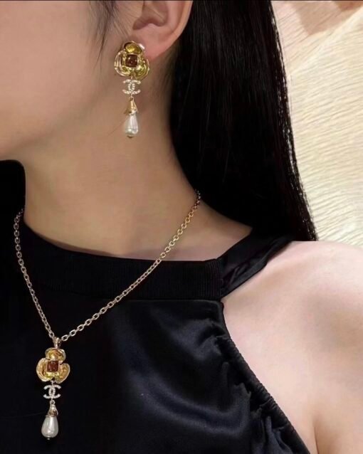 Chanel new style, red zircon inlay, camellia, water drop earrings - Image 3