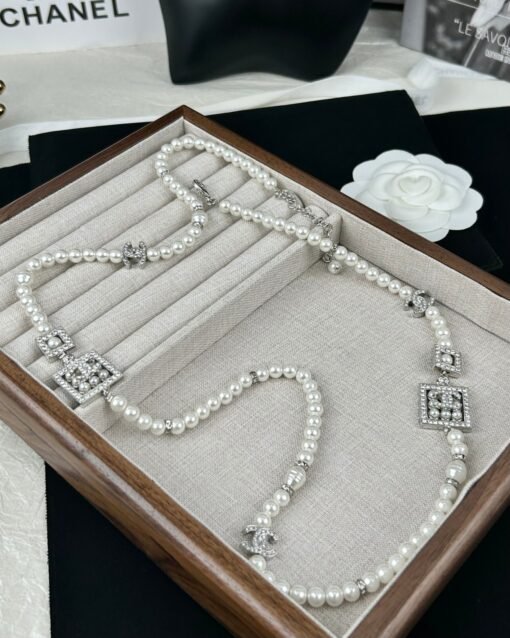 Chanel new style silver diamond-set square pearl necklace sweater chain - Image 6