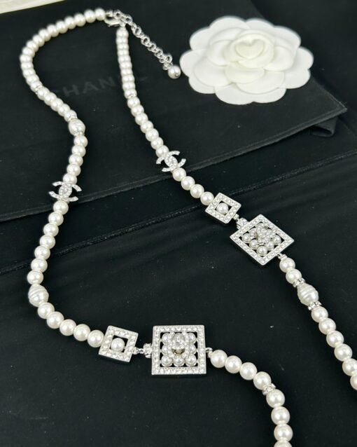 Chanel new style silver diamond-set square pearl necklace sweater chain - Image 9