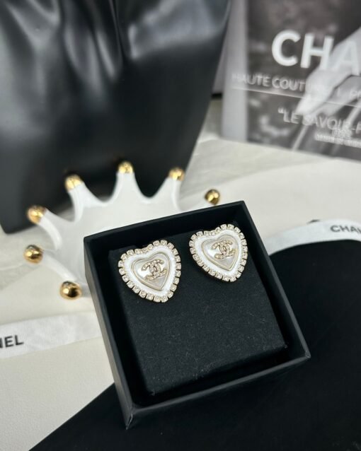 Chanel new style white peach heart resin diamond-set earrings - Image 7