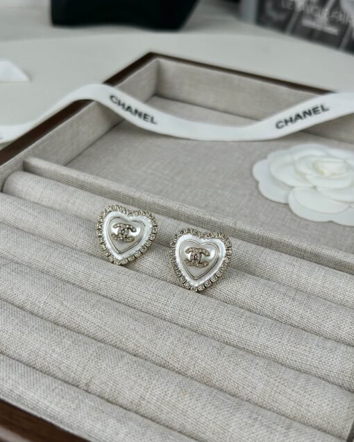Chanel new style white peach heart resin diamond-set earrings - Image 8