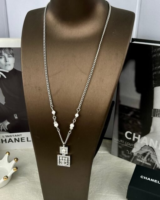 Chanel new style perfume bottle pearl diamond inlaid silver square necklace - Image 9