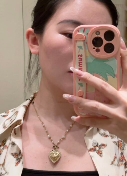 Chanel new style love heart plaid glossy diamond inlaid black diamond double C long necklace - Image 2