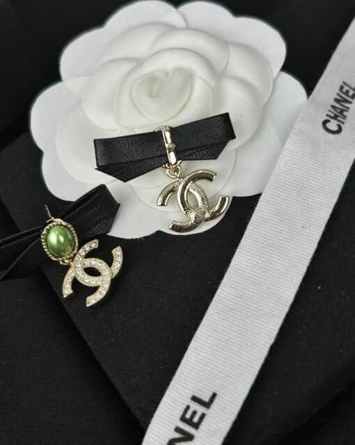 Chanel new style black leather bow green pearl double c diamond earrings - Image 7