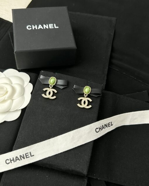 Chanel new style black leather bow green pearl double c diamond earrings - Image 5