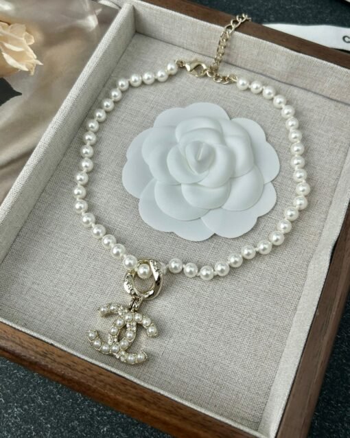 Chanel new style alphabet glossy double c pearl pendant necklace - Image 3