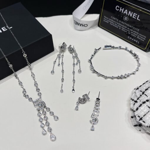Chanel  necklace - Image 8