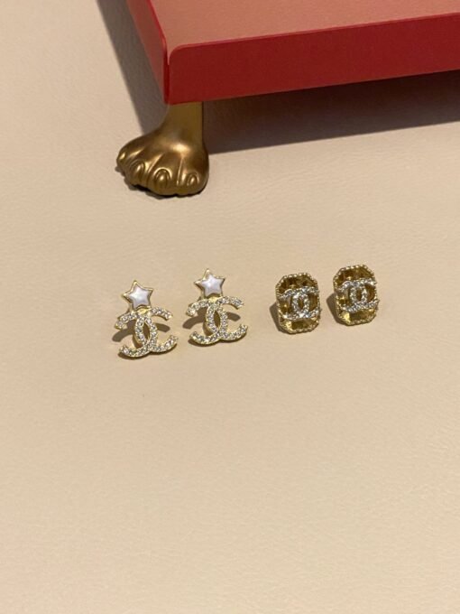 modern Chanel heart-moving earrings - Image 2