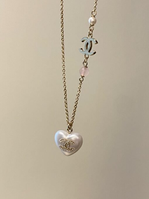 anel White Peach Love Necklace with a strong sense of gentleness