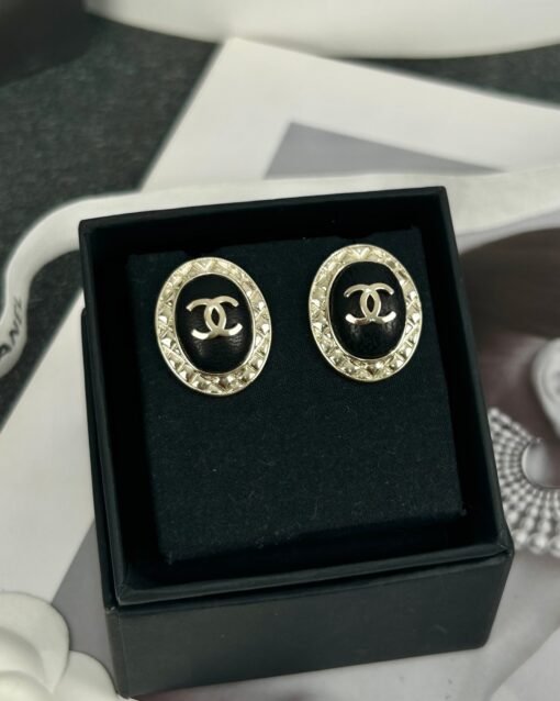 Chanel new style oval black leather diamond-shaped edge retro stud earrings