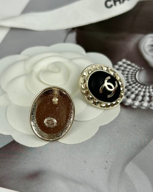 Chanel new style oval black leather diamond-shaped edge retro stud earrings - Image 7